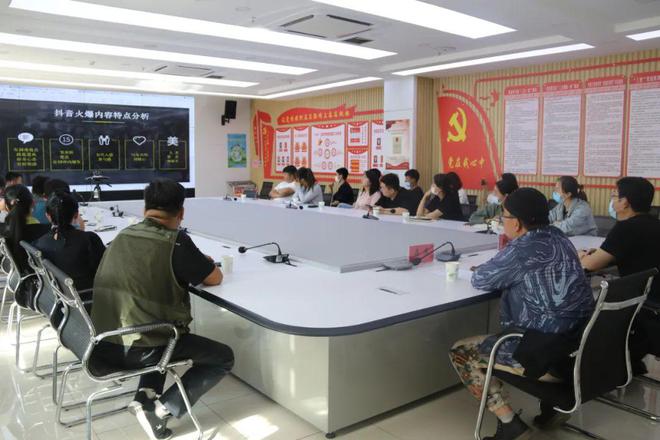 2022新疆網(wǎng)絡(luò)文化節(jié)丨e同見證· “新媒體·新鄉(xiāng)村·新未來” 交流沙龍