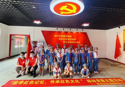 做新時代好少年 田頭社區(qū)組織青少年參觀主題教育館