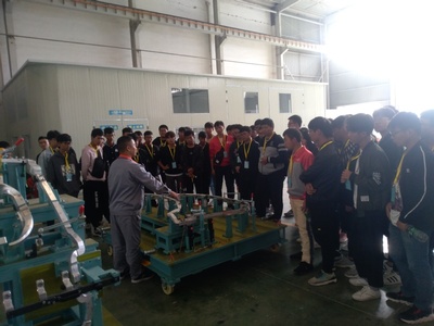 機械工程學(xué)院組織2019級機械專業(yè)學(xué)生赴安徽尚展模具工業(yè)認知見習(xí)
