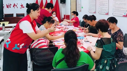 西鄉(xiāng)蠔業(yè)社區(qū)組織開展“指尖花樣、其樂融融”手工活動